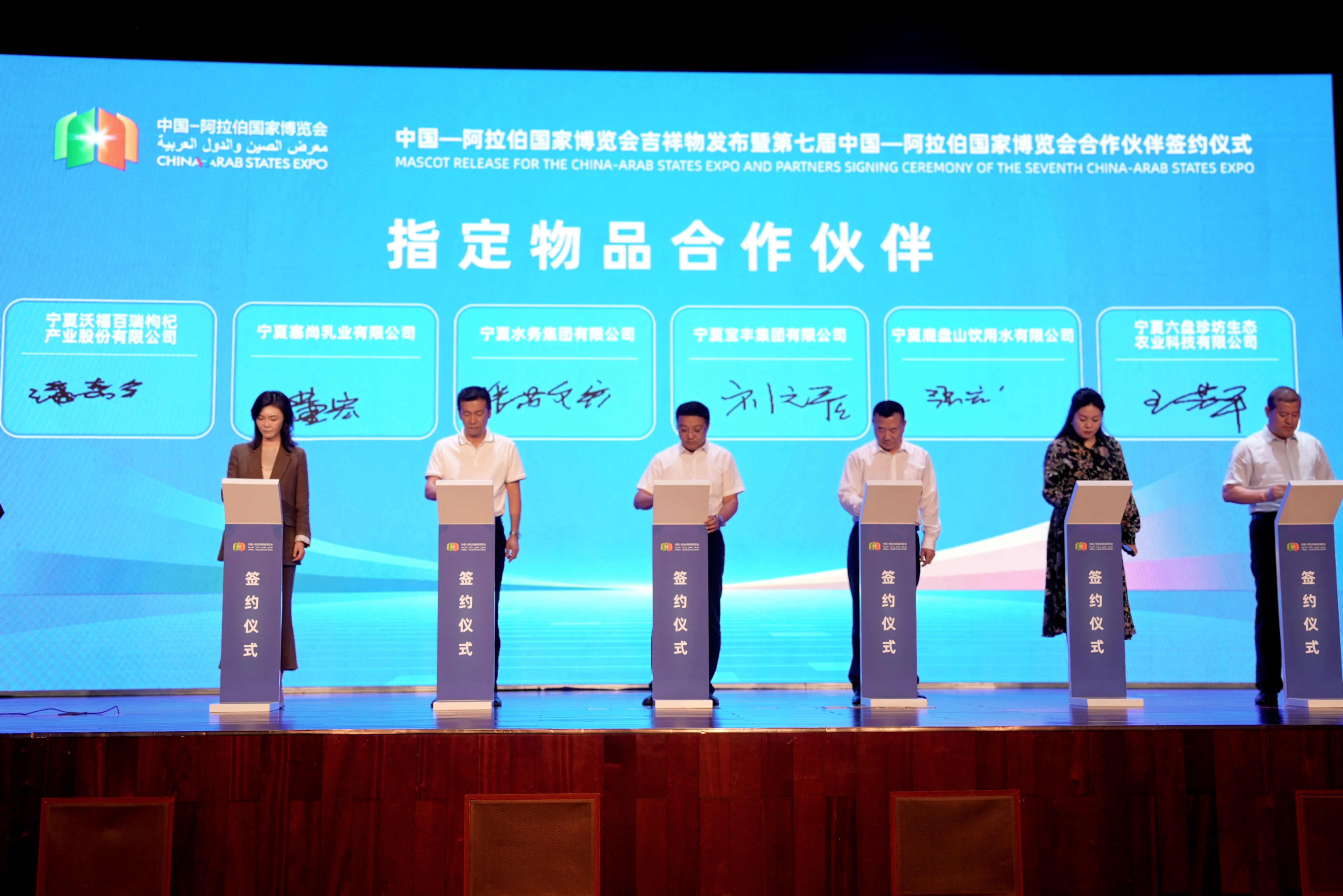 6ae640557bf10d0c503a7a9a12c0c570.jpg 6ae640557bf10d0c503a7a9a12c0c570.jpg